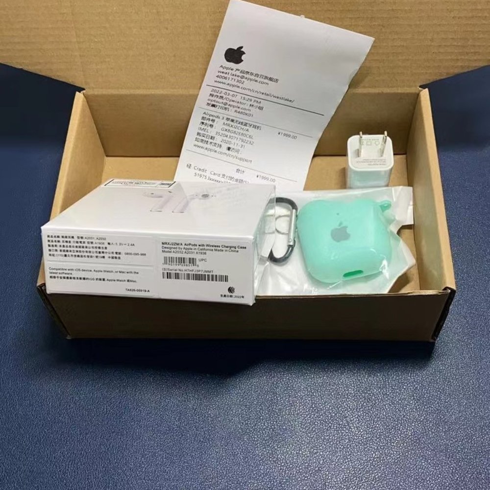 NEW AirPods True Wireless Bluetooth Headphones (2nd Gen) w/Charging Case - Picture 3 of 6